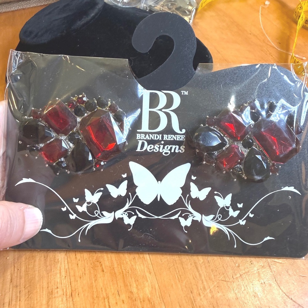 Brandi Renee Designs Midnight Garnet Magnetic‎ Gemstone Shoe Clips Red Black NEW